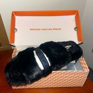 Fabletics Fur Slipper - NEVER WORN